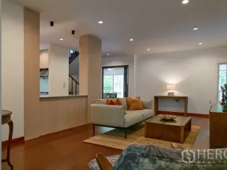 出租 4 卧室 独立屋 在 Watthana, 曼谷