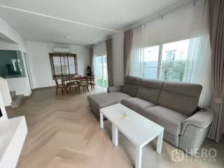 Casa en alquiler y en venta de 3 habitaciones en Bang Phli, Samut Prakan