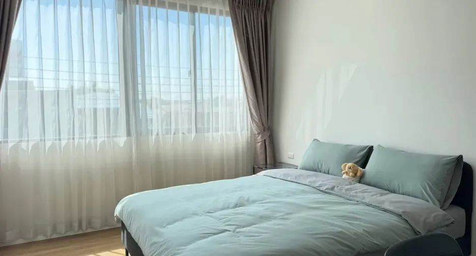 Casa adosada en alquiler de 3 habitaciones en Saphan Sung, Bangkok