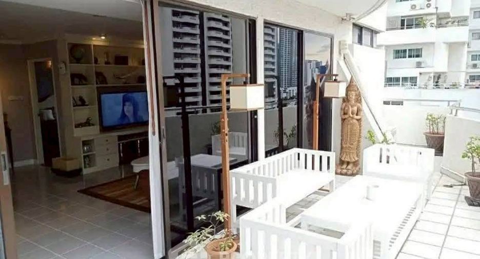 À louer 2 chambres condo à Watthana, Bangkok