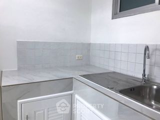 出售 1 卧室 公寓 在 Phra Khanong, 曼谷