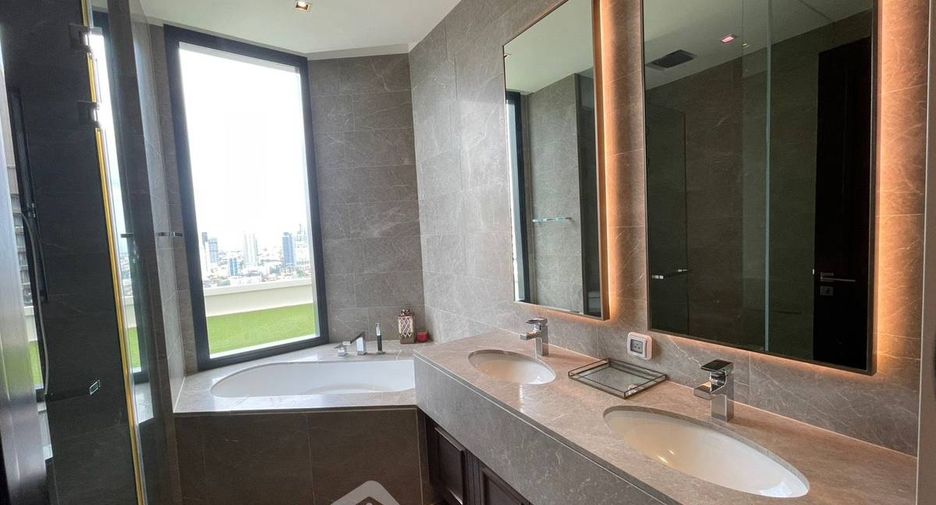 Wohnung zur Miete und zum Kauf mit 3 Zimmer in Khlong Toei, Bangkok