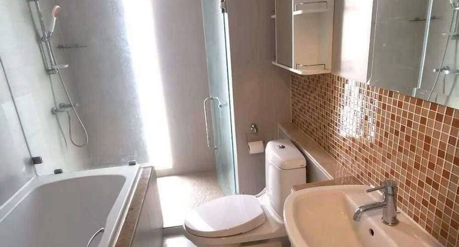 Condo en alquiler de 2 habitaciones en Khlong Toei, Bangkok