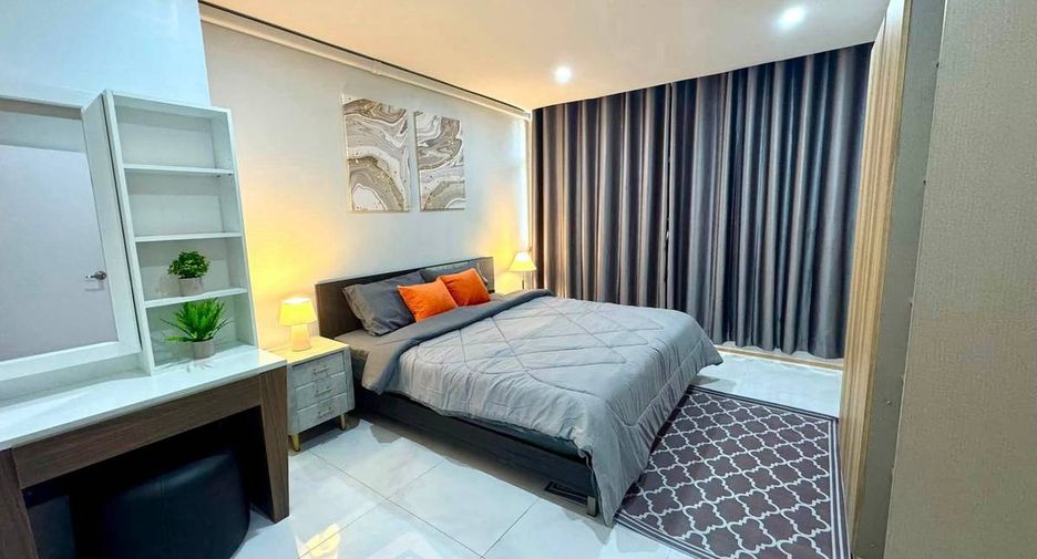 À louer 3 chambres condo à Huai Khwang, Bangkok