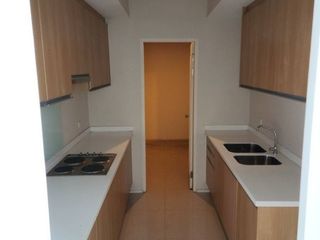 Аренда 4 спальни кондо в Щаттхана, Бангкок