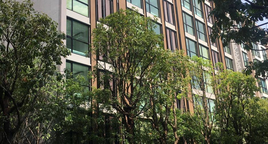 For sale 2 bedrooms condo in Khlong Toei, Bangkok