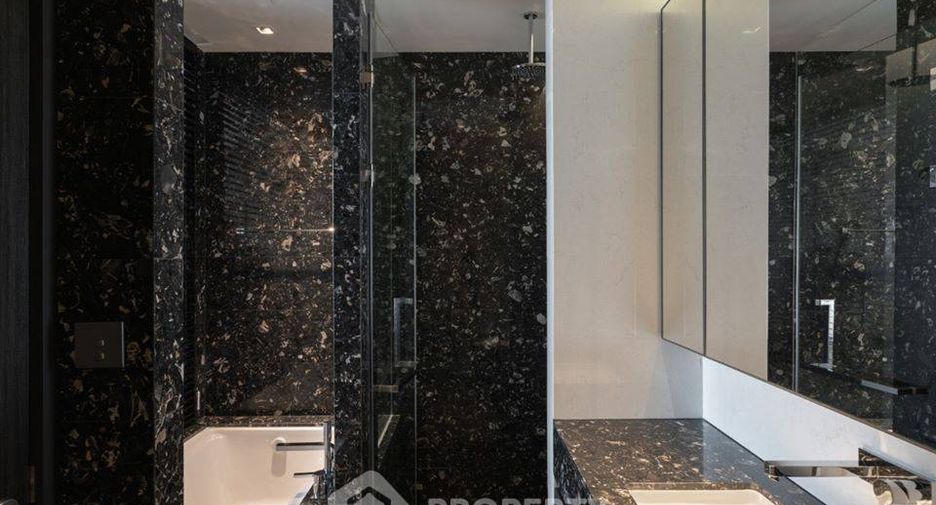For sale 1 Beds condo in Khlong Toei, Bangkok