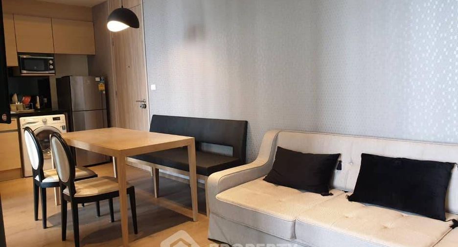 For rent 2 bedrooms condo in Khlong Toei, Bangkok