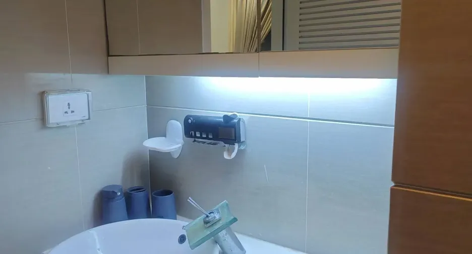 Wohnung zur Miete mit 1 Zimmer in Huai Khwang, Bangkok