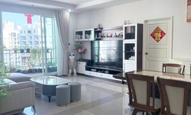 Condo en venta de 3 habitaciones en Huai Khwang, Bangkok