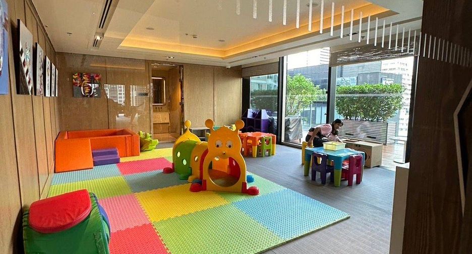 ขาย 2 ห้องนอน คอนโด ใน สาทร, กรุงเทพฯ