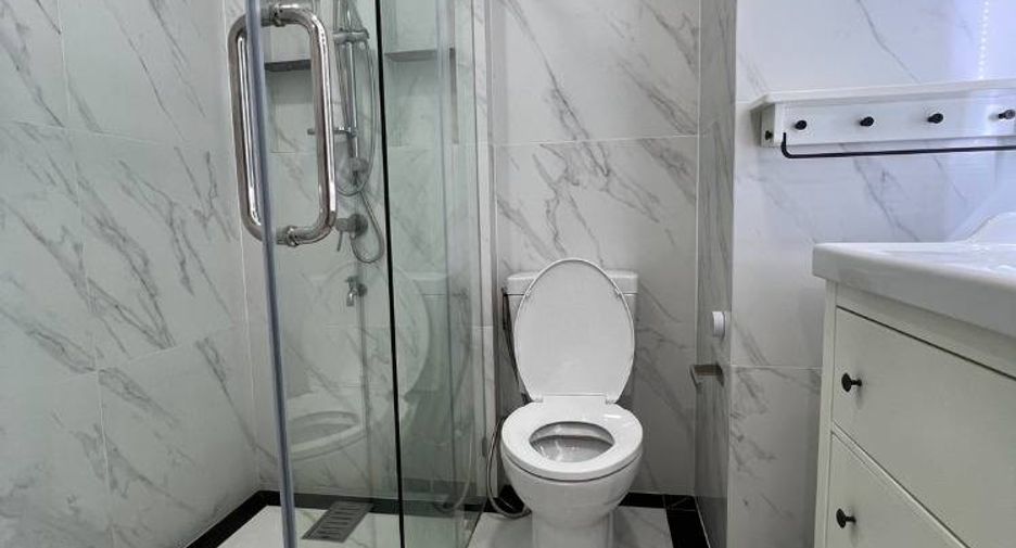 Аренда и продажа 1 кровать кондо в Сатхон, Бангкок