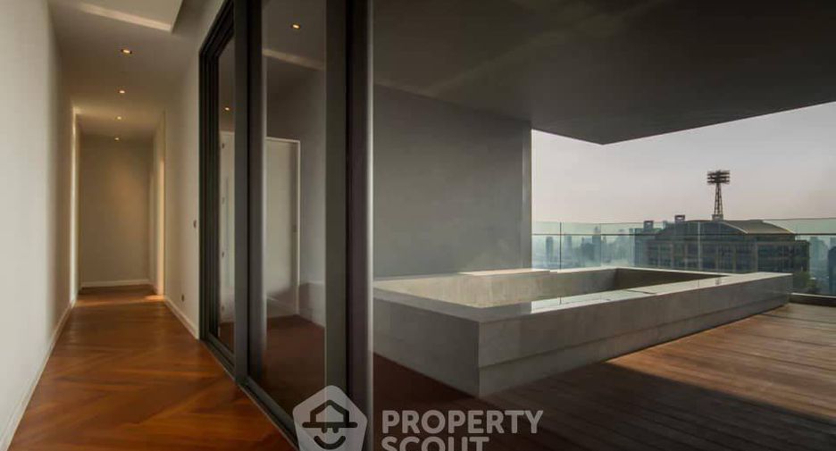 For rent そして for sale 4 ベッドルーム condo in Khlong Toei, Bangkok
