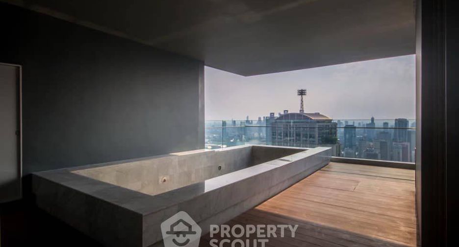 For rent そして for sale 4 ベッドルーム condo in Khlong Toei, Bangkok