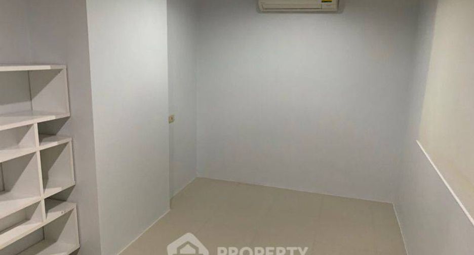 For sale 2 bedrooms condo in Watthana, Bangkok