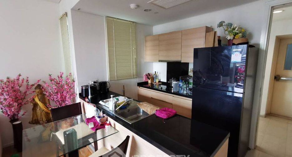For sale 1 bed condo in Watthana, Bangkok