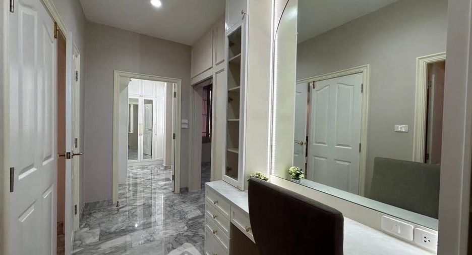 For rent and for sale 4 bedrooms house in Bang Lamung, Chonburi