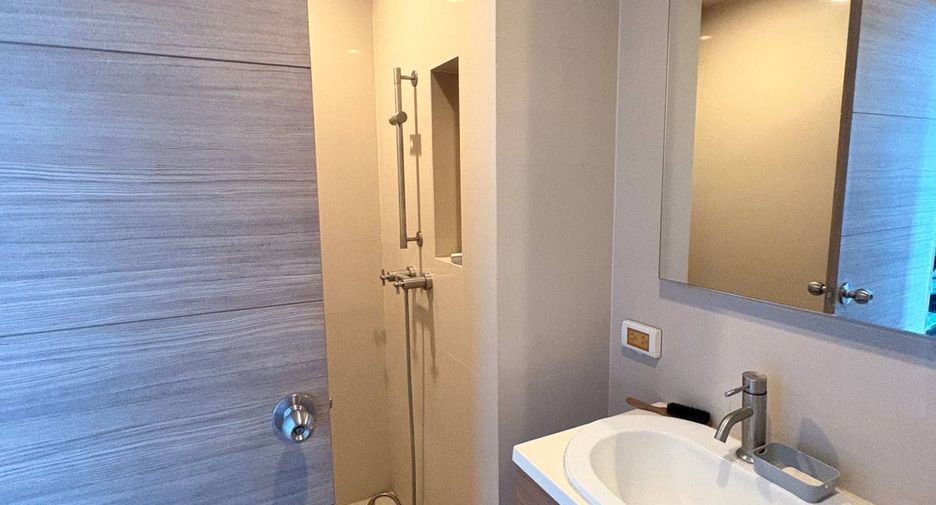 For sale 2 bedrooms condo in Khlong San, Bangkok