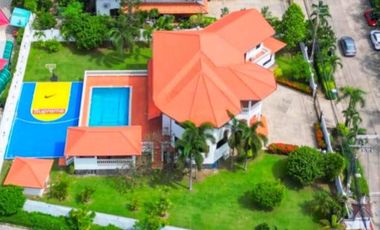 À louer et à vendre 4 chambres villa à Bang Lamung, Chonburi