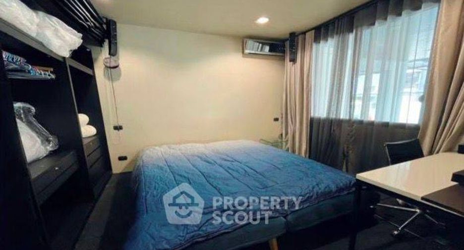 À vendre 2 chambres condo à Huai Khwang, Bangkok