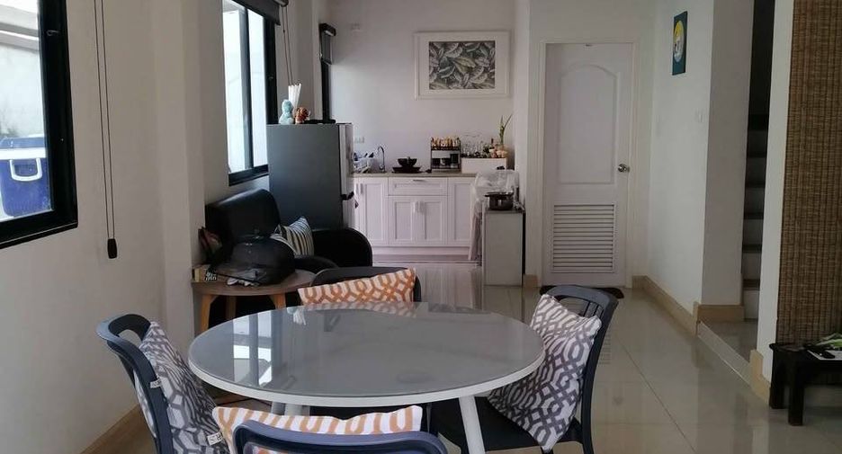 For sale 3 bedrooms house in Si Racha, Chonburi