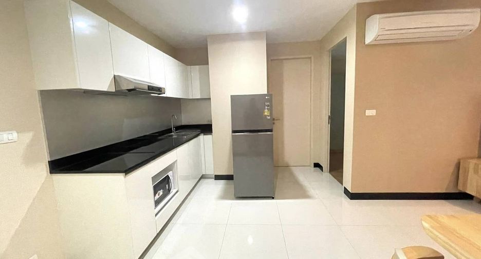 For sale 1 bed condo in Khlong Toei, Bangkok