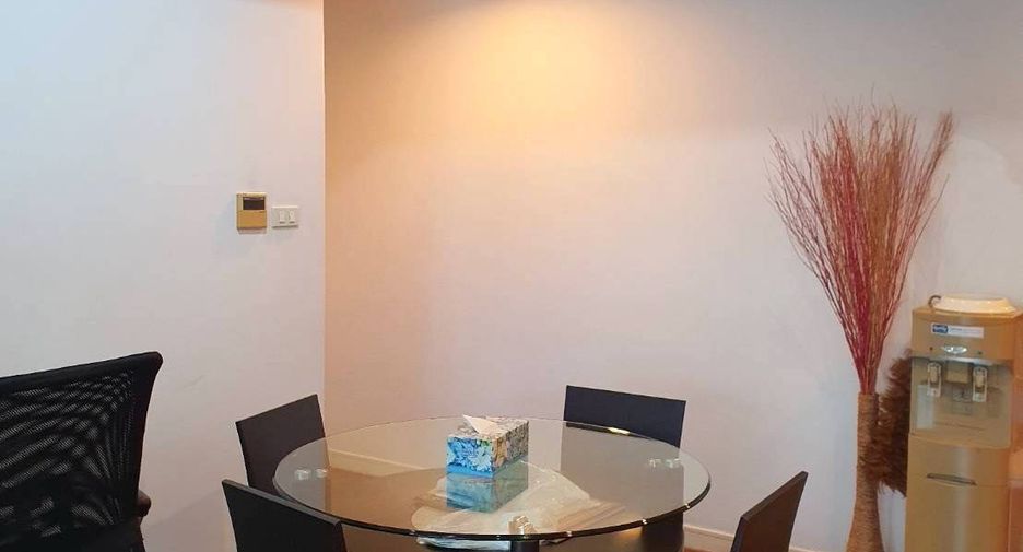 À vendre 2 chambres condo à Khlong Toei, Bangkok