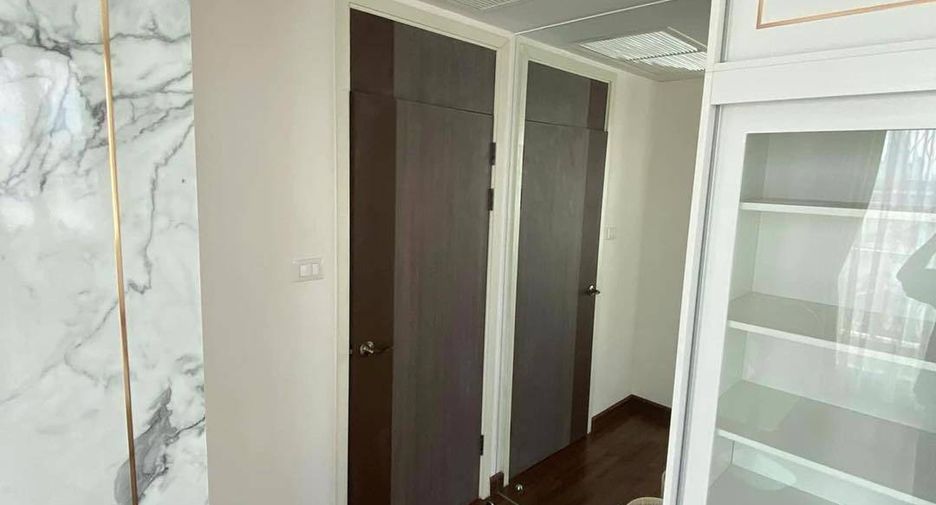 For sale 2 bedrooms condo in Sathon, Bangkok