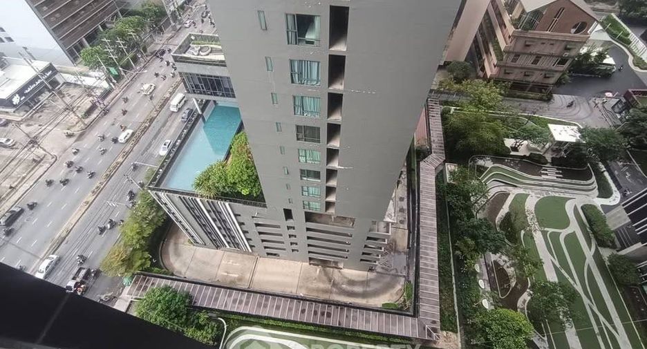 For sale 1 bed condo in Huai Khwang, Bangkok