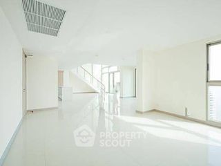 For sale 5 ベッドルーム condo in Bang Lamung, Chonburi