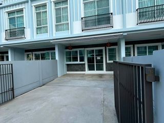 出租 和 出售 2 卧室 联排别墅 在 Prawet, 曼谷