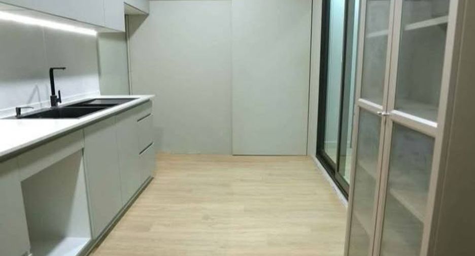 Casa adosada en venta de 2 habitaciones en Suan Luang, Bangkok