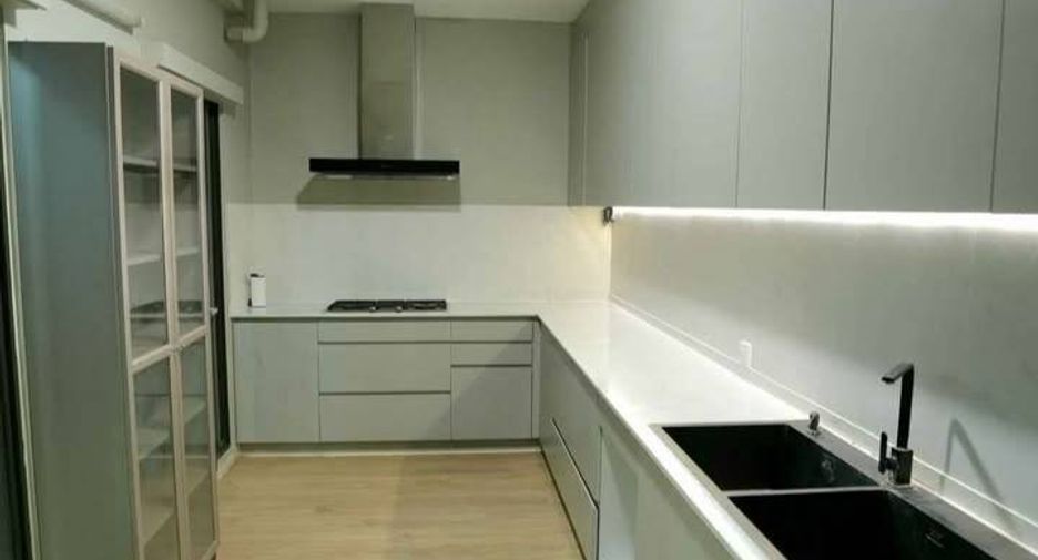 Casa adosada en venta de 2 habitaciones en Suan Luang, Bangkok