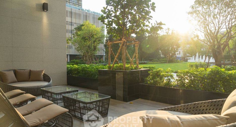 For sale 2 bedrooms condo in Khlong Toei, Bangkok
