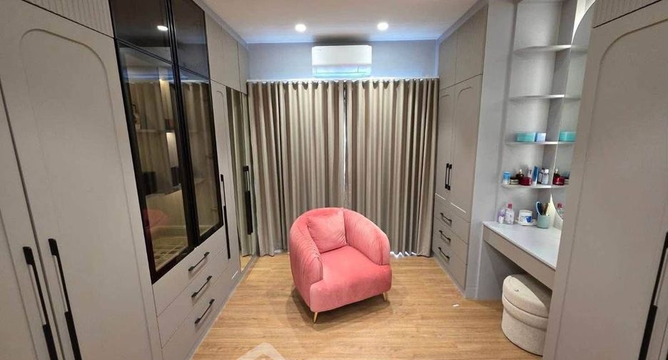 For sale 4 bedrooms house in Prawet, Bangkok