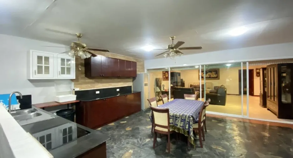 Condo en alquiler de 3 habitaciones en Bang Lamung, Chonburi