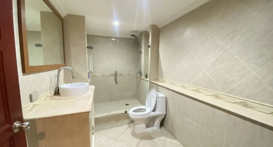 Condo en alquiler de 3 habitaciones en Bang Lamung, Chonburi