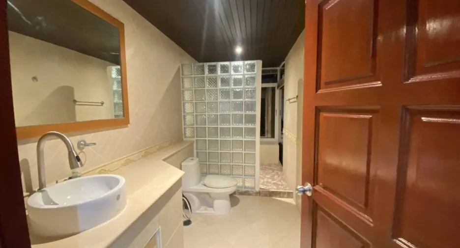 Condo en alquiler de 3 habitaciones en Bang Lamung, Chonburi