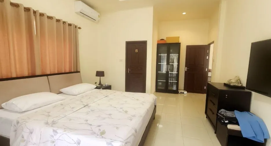 For rent 3 bedrooms villa in Huay Yai, Pattaya