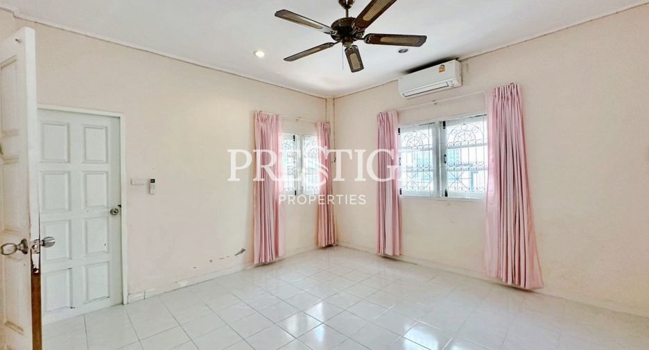 Haus zur Miete mit 3 Zimmer in Bang Lamung, Chonburi