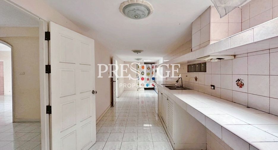 Haus zur Miete mit 3 Zimmer in Bang Lamung, Chonburi