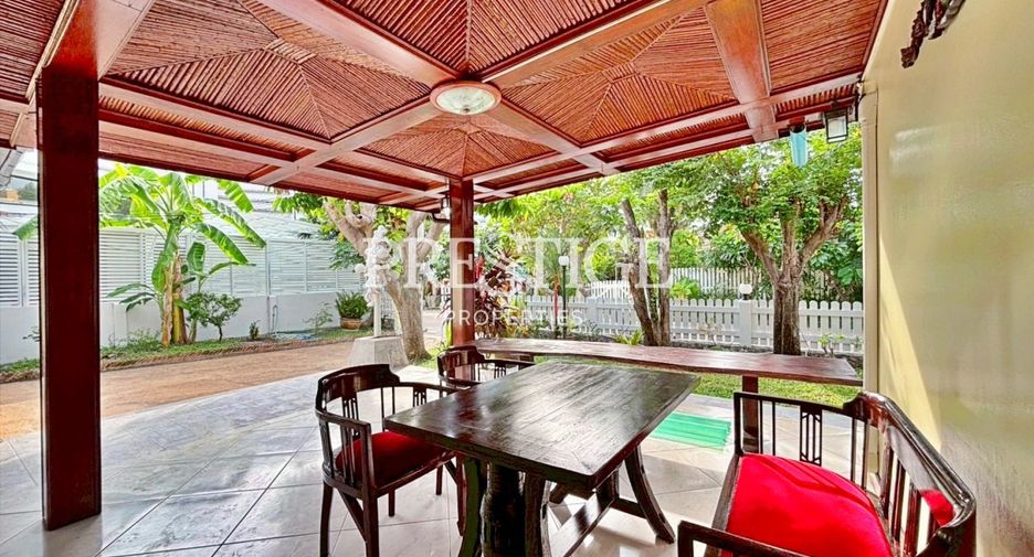 Haus zur Miete mit 5 Zimmer in Bang Lamung, Chonburi