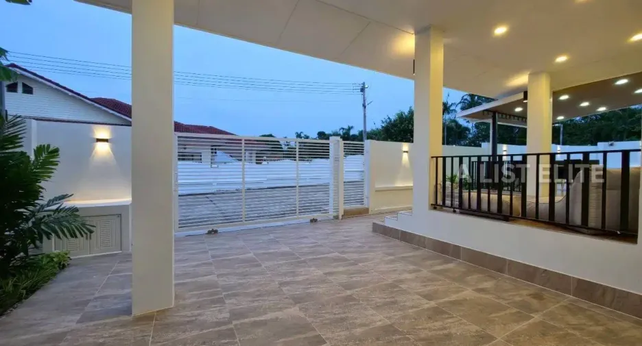 À vendre 3 chambres maison à Bang Saray, Pattaya