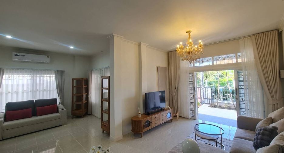 À louer 3 chambres maison à Mueang Phuket, Phuket