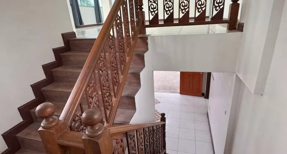 For rent 3 bedrooms house in Huay Yai, Pattaya