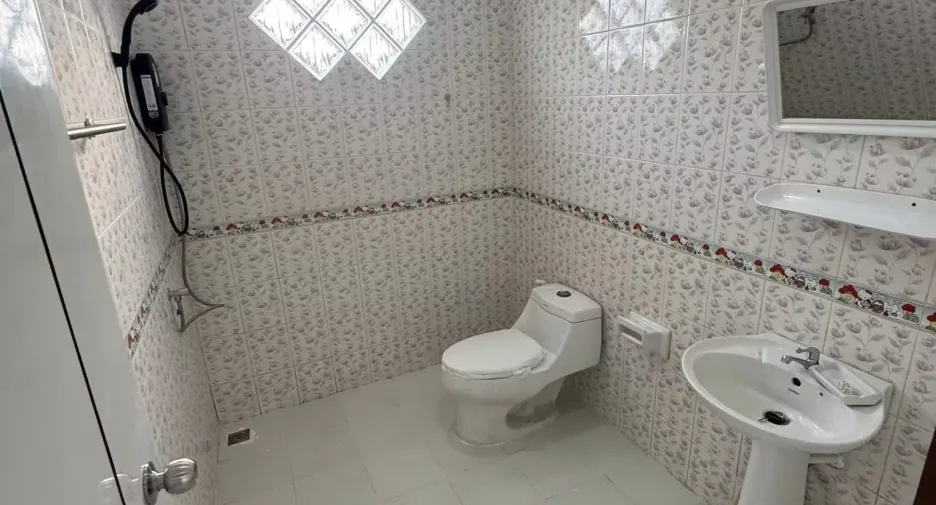 For rent 3 bedrooms house in Huay Yai, Pattaya