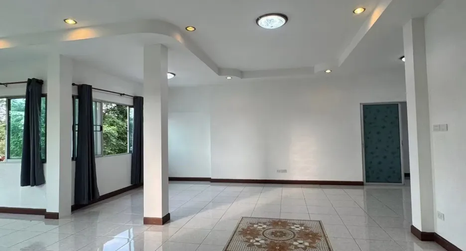 For rent 3 bedrooms house in Huay Yai, Pattaya
