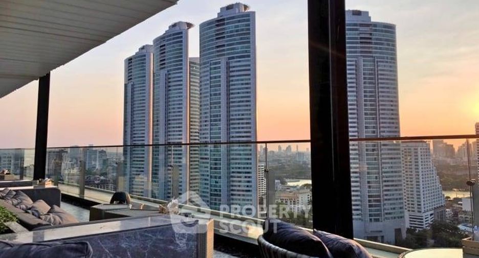 À vendre 3 chambres condo à Khlong Toei, Bangkok