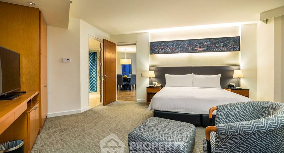 For rent 3 bedrooms apartment in Yan Nawa, Bangkok