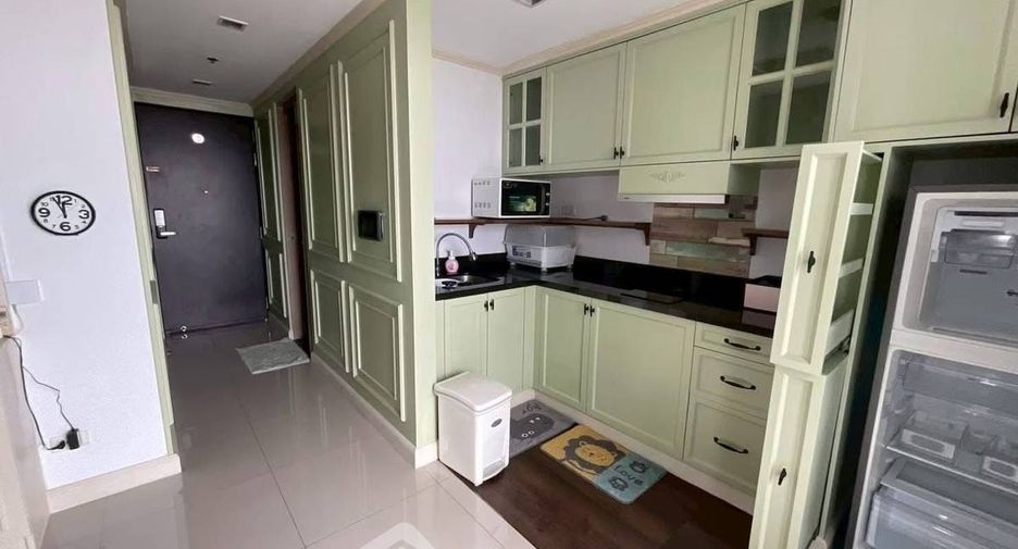 For rent 2 bedrooms condo in Chatuchak, Bangkok